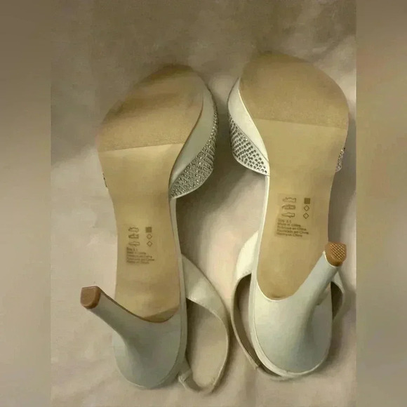 David’s Bridal Jessa Rhinestone Heels Slingback Crystal Peep Toe Womens Size 8.5 - Picture 6 of 7
